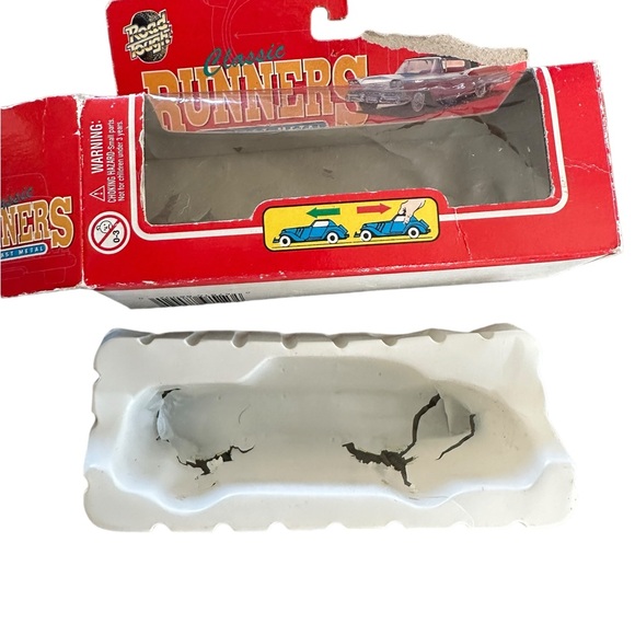 VINTAGE Road Tough Classic Runners 1950"s Plymouth Fury Die-Cast Pull Back Racer - Picture 13 of 13